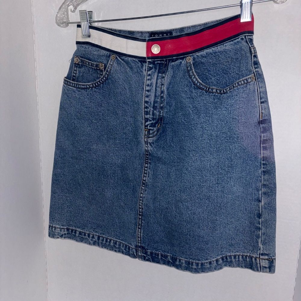 Women’s Tommy Hilfiger Blue Denim Skirt with Red Accent sz 4